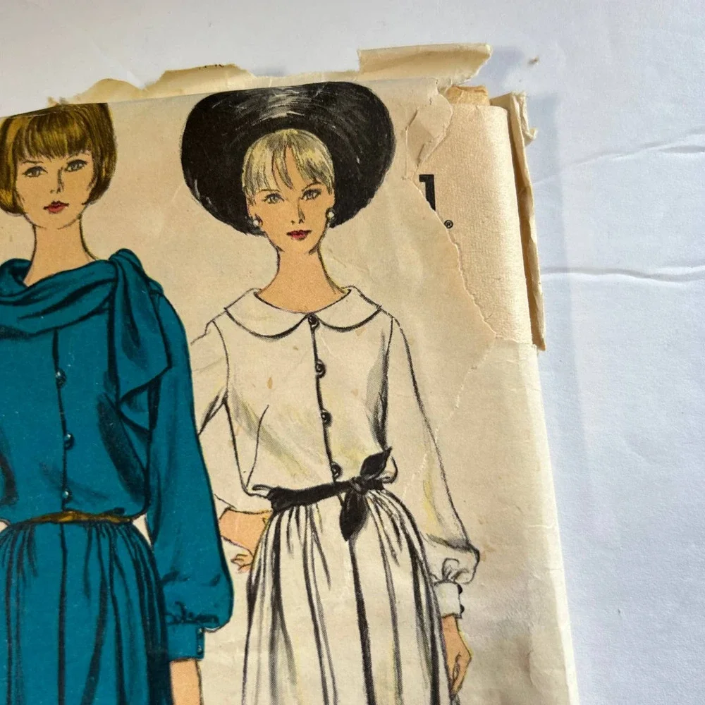 Vogue Vintage 1960's Pattern #6261 One Piece Dress And Scarf‎ Size 18